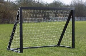 Fodboldmål til haven i træ fra Homegoal